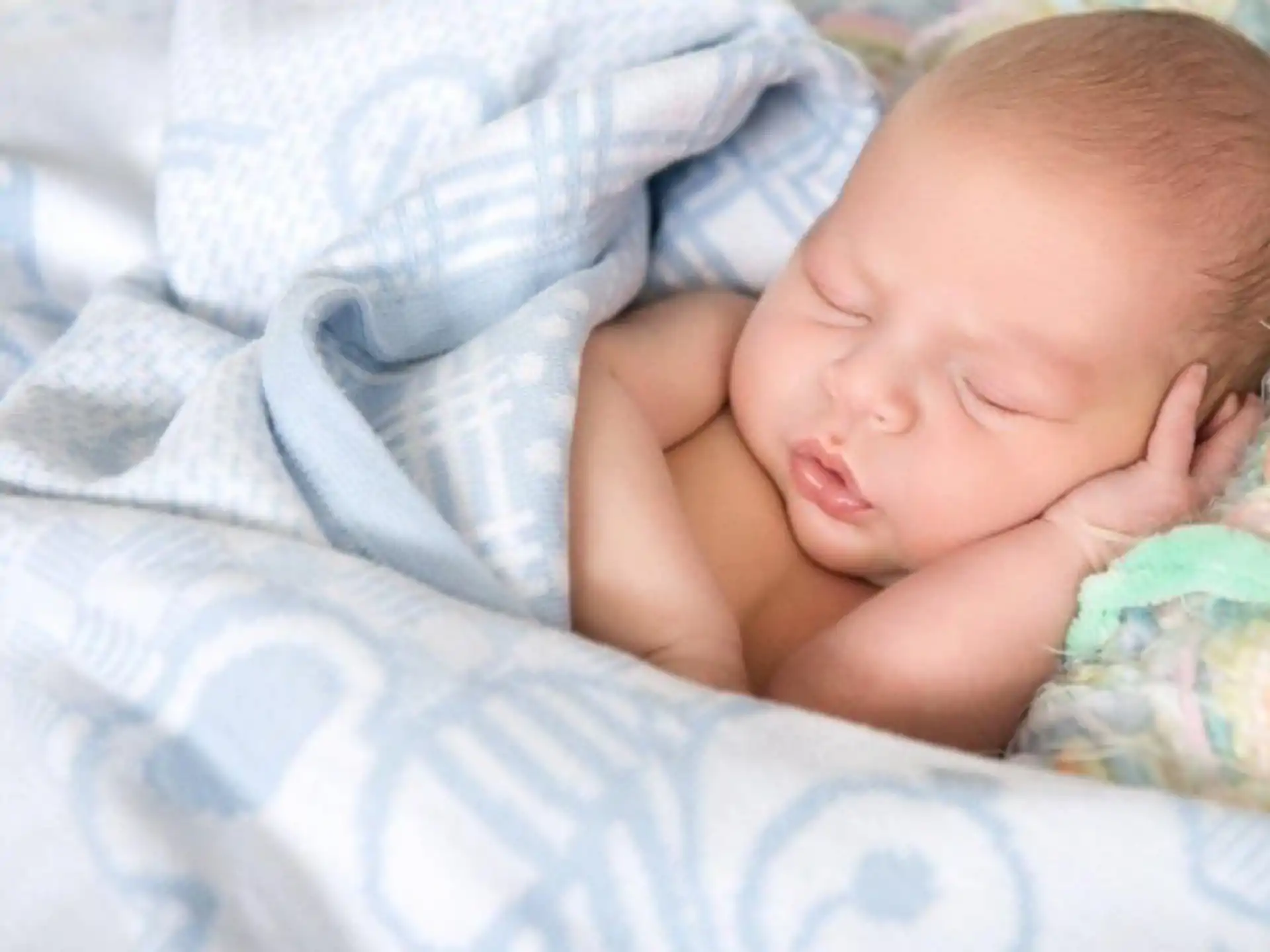 deky s údajmi o narodení