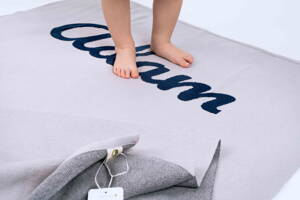 SET/Detská deka a obliečka na vankúš s menom, sivá /kolekcia 2021